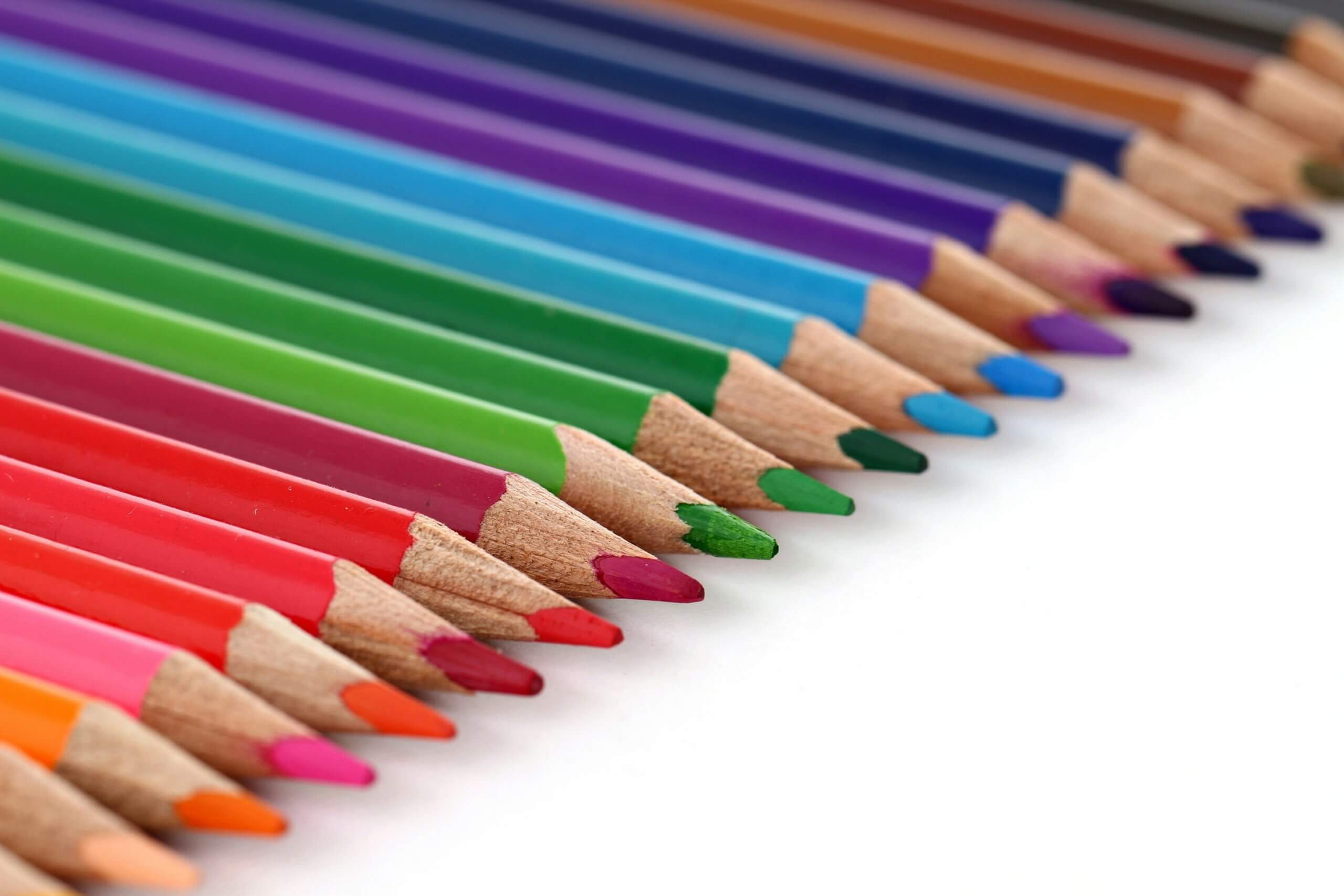 THEME-DU-MOIS-AOUT-LES-COULEURS