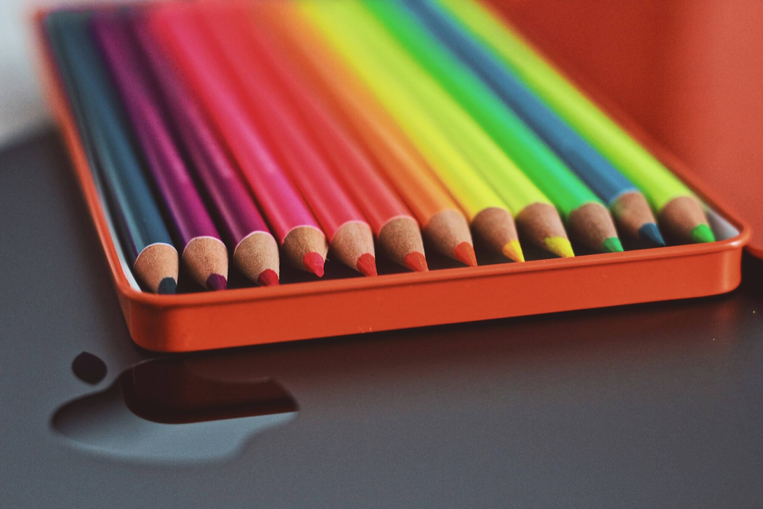 JOURNEE-A-THEME-AOUT-LES-COULEURS